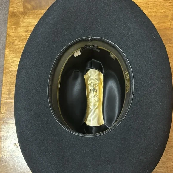 SOLD - Picture 3 of 7